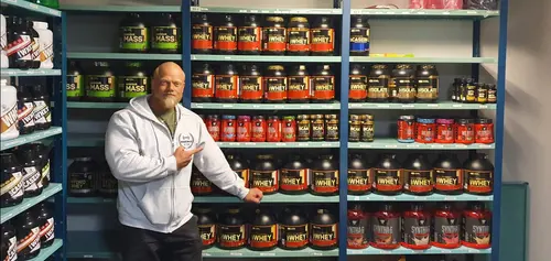 Träna på Nordic Wellness i Lundby!Gymmet är 520 kvm är utrustat med moderna redskap och maskiner för såväl styrketräning, som kondition. Vi har även bastu för dig som vill ta ett avkopplande bastubad efter din träning.Nordic Wellness - Din Bästa GymPartnerNordic Wellness är idag en av Sveriges största friskvårds-kedjor.Det ger oss unika möjligheter att ständigt utveckla våra klubbar och att ligga i framkant när det gäller utbud, kvalitet, personal och inte minst pris.Det är viktigt för oss att alla människor känner sig som hemma.Nordic Wellness erbjuder generösa lokaler med fräsch inredning, där du kan träna i en trivsam miljö.Under 2022 har vi uppdaterat klubben med nytt golv, ny belysning, ny färg och högkvalitativ tränings-gymutrustning.&nbsp;Varmt välkommen till Göteborgs främsta träningsanläggningar med gymutrustning från de världsledande varumärkena&nbsp;Technogym,&nbsp;Life Fitness,&nbsp;Precor,&nbsp;Cybex!På våra Gym erbjuder vi ett brett utbud av träningsmaskiner och redskap.Allt för att just du ska få ut det mesta av din träning.Välkommen in!Här är de 15st mest sökta gymmen på GymKarta i Juli 2023Nordic Wellness Lindholmen på Lindholmsallén 20 i GöteborgSATS Gamlestaden på Gamlestadstorget 7 i GöteborgSTC Sävedalen - Göteborgsvägen 104 - GymKarta.seSTC munkebäck på Munkebäcks Allé 26 i GöteborgNordic Wellness Göteborg Kviberg Arena - GymKarta.seNordic Wellness Kungälv Kongahälla - GymKarta.seActic Lerum - Vattenpalatset på Häradsvägen 3 i Lerum&nbsp;Maximus Gym Brunnsbo på Folkvisegatan 15 i GöteborgSATS Hovås på Björklundabacken 2 i Hovås - GymKarta.seNordic Wellness Backaplan på Gustaf Dalénsgatan 13Fitness24Seven på Lergöksgatan 6 i Västra FrölundaSATS Askim (Sisjön stora) på Ekonomivägen 6 i AskimSTC på Ekenleden 10 i Kållered - GymKarta.seNordic Wellness Marklandsgatan - GymKarta.seNordic Wellness på Vasagatan 7 i Göteborg